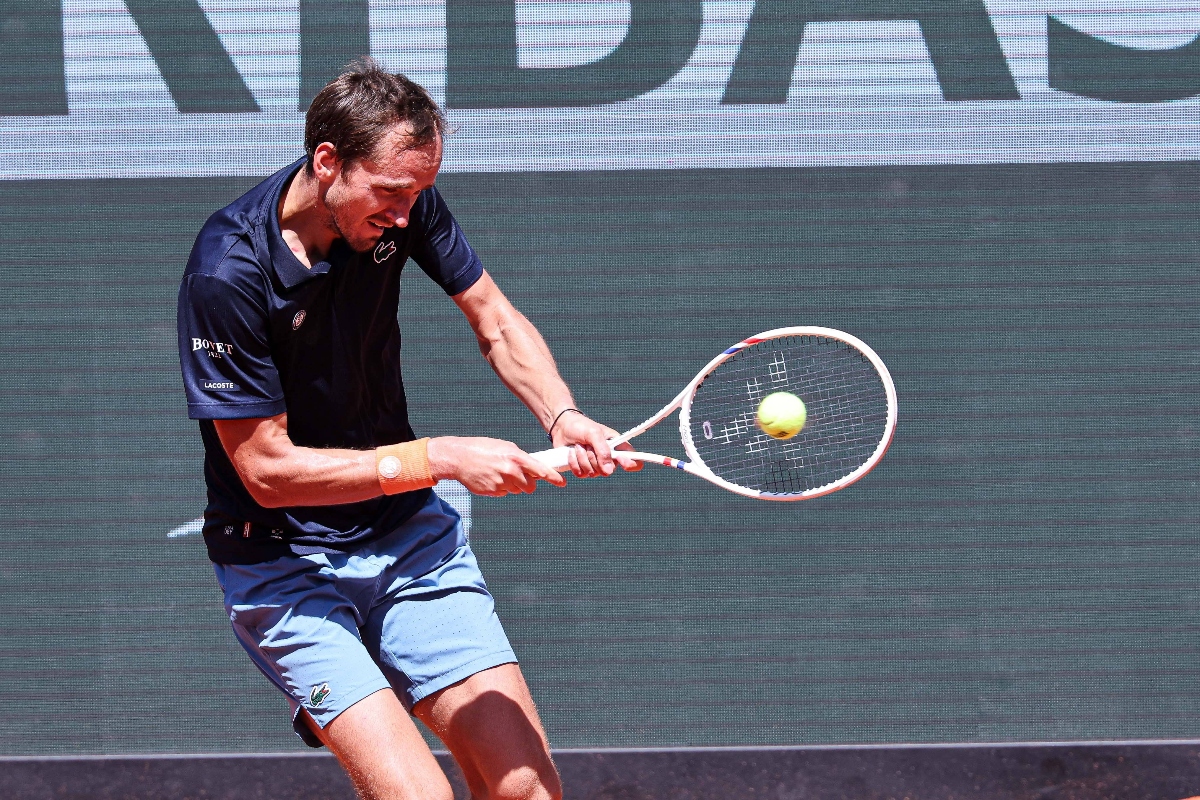 Roland Garros: Εκτός διοργάνωσης ο Ντανίλ Μεντβέντεφ, Θρίαμβος του Γουόλτον στα πέντε σετ