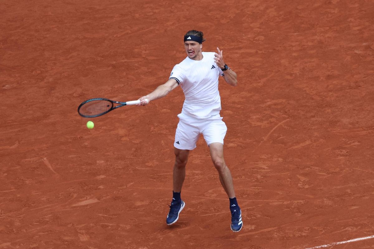 Στα προημιτελικά του Roland Garros ο Ζβέρεφ και… στο βάθος το τρόπαιο