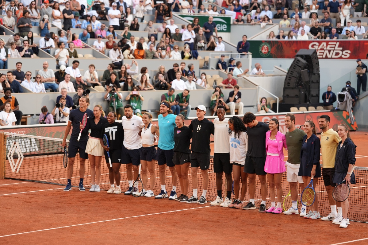 Roland Garros: Τσιτσιπάς και Σάκκαρη βρέθηκαν στην ξεχωριστή βραδιά του Μονφίς (vid)