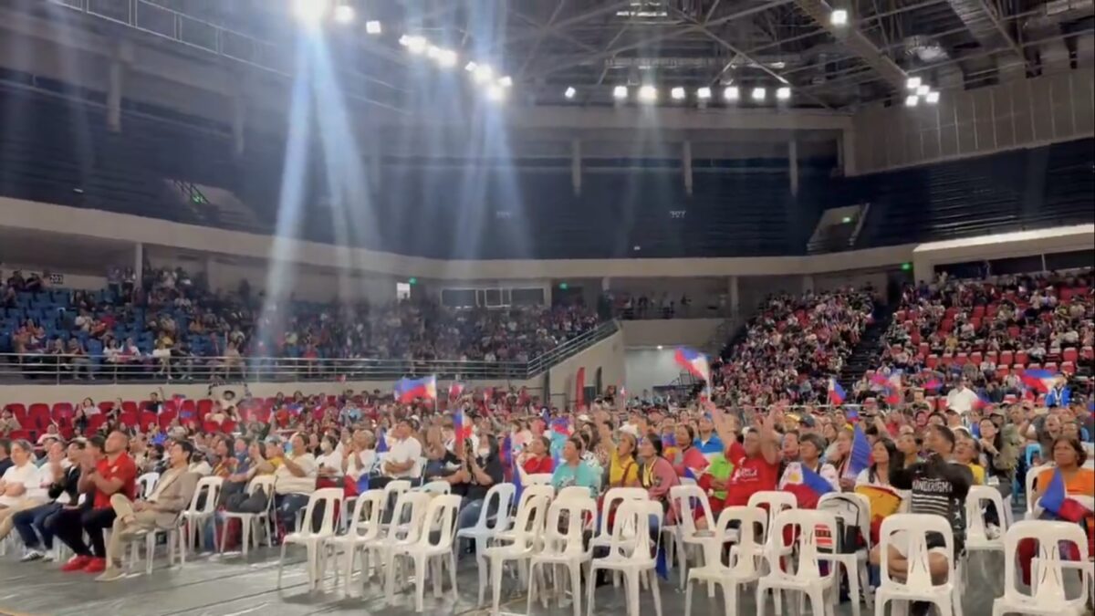 Γέμισε… στάδιο στις Φιλιππίνες για την Ιάλα! (vids)