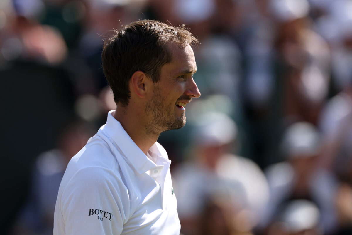 Εκτός Wimbledon ο Μεντβέντεφ, μεγάλη νίκη για Χούρκατς