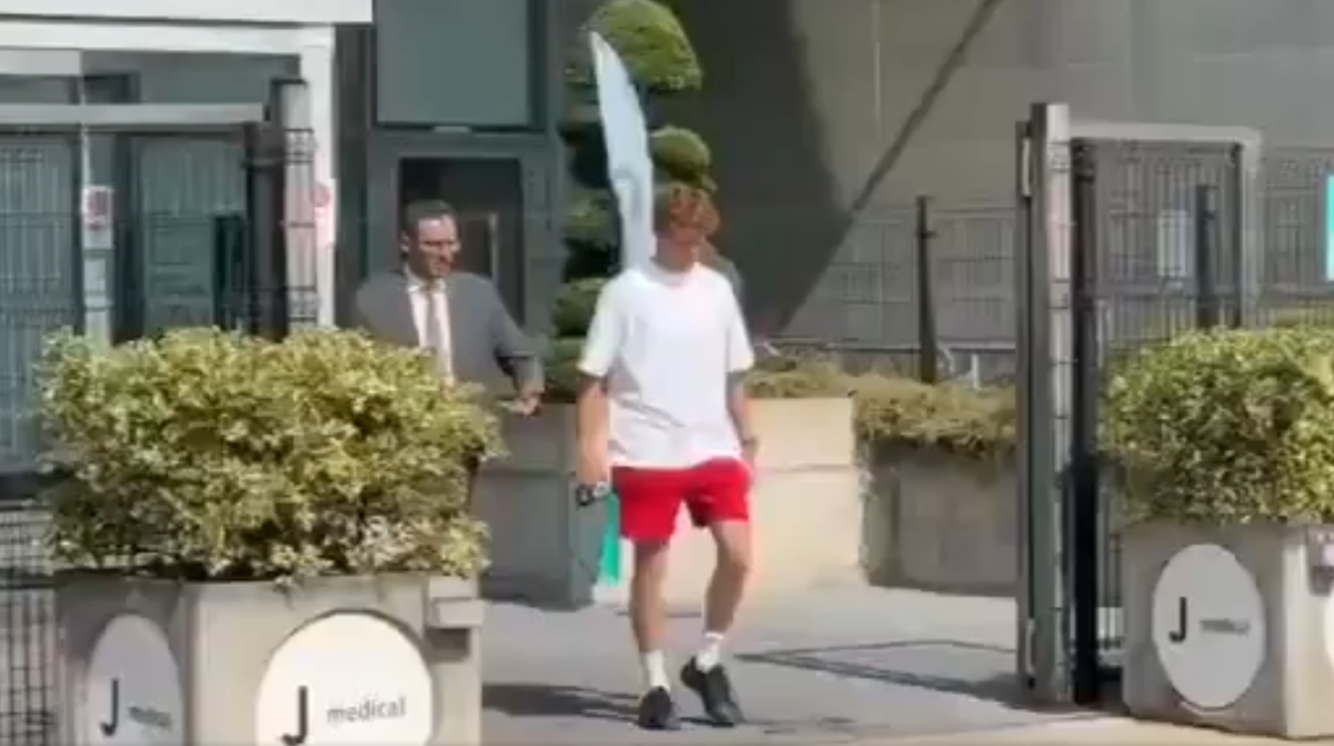Ο Σίνερ στο ιατρικό κέντρο της Γιουβέντους (vid)