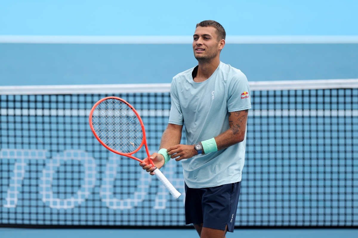 Ο Κομπόλι παίρνει τη θέση του Φονσέκα στο Stars of the Open