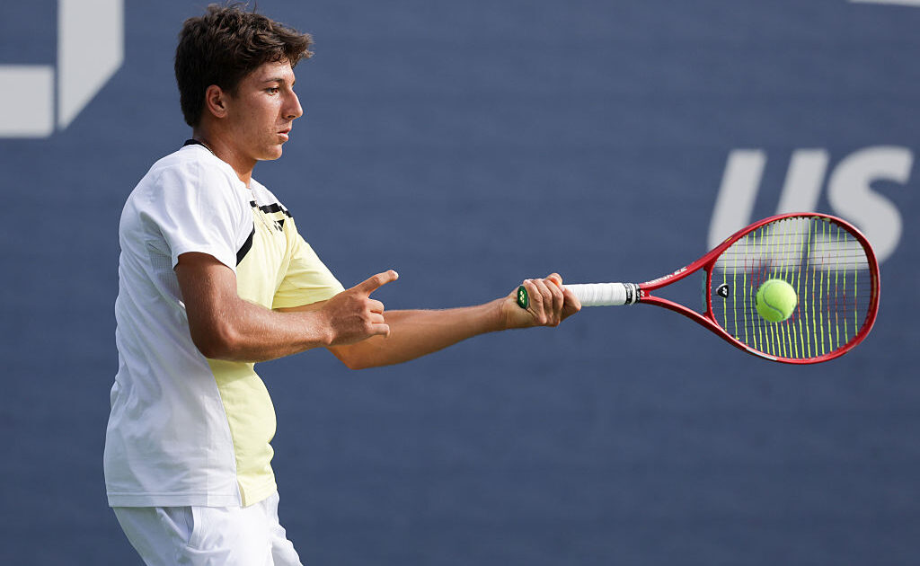 Τέοντορ Νταβίντοφ: Ο 16χρονος με τα δύο forehands «συστήνεται» στο MP! featured image